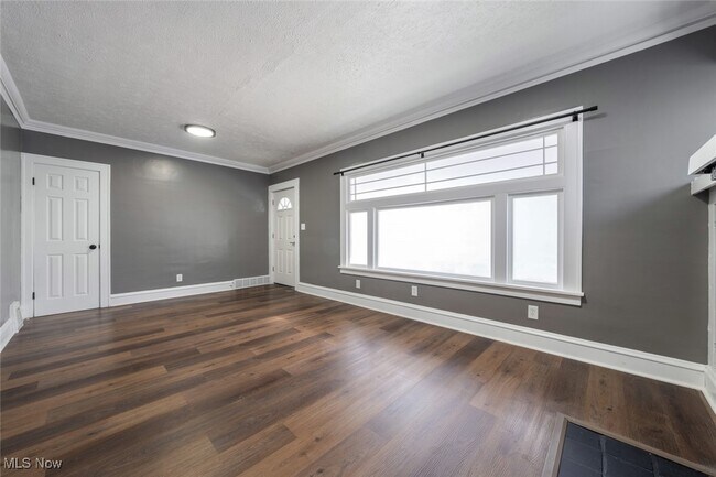 Building Photo - 3904 Ardmore Ave