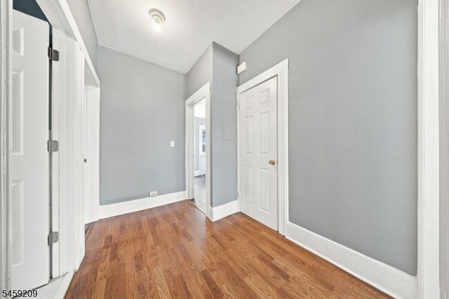 Building Photo - 33 Van Houten Pl
