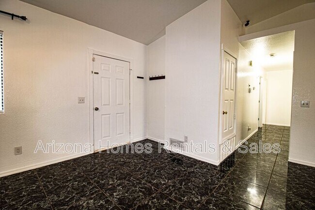 Building Photo - 1775 Ruta Caravela