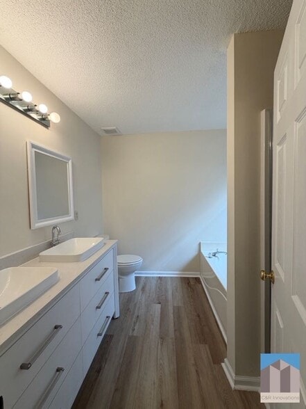 Building Photo - 414 Saddle Shoal Trl