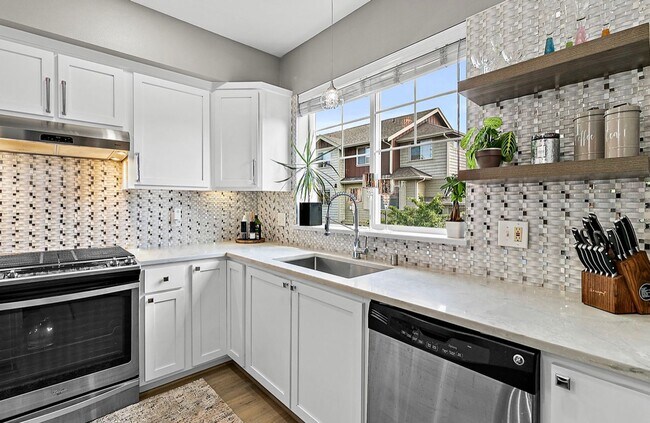 Building Photo - 4Bd/2.5Ba Renton Townhome