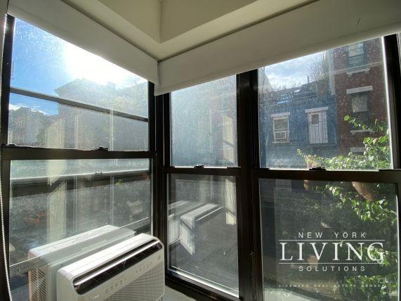 Building Photo - West Village Charming studio apartment in ...