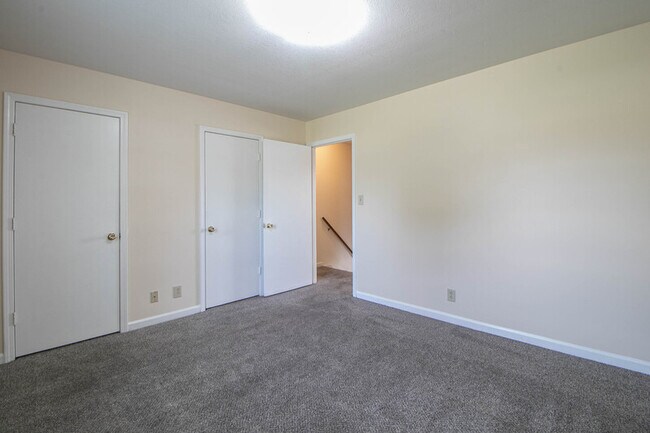 Building Photo - 371 Peabody Dr