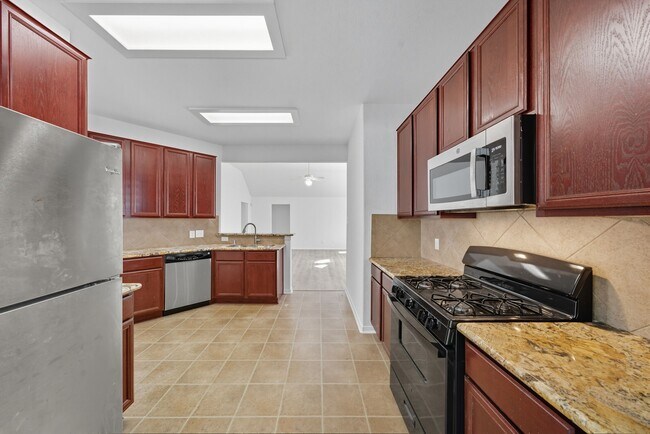 Building Photo - 14730 Fir Knoll Way