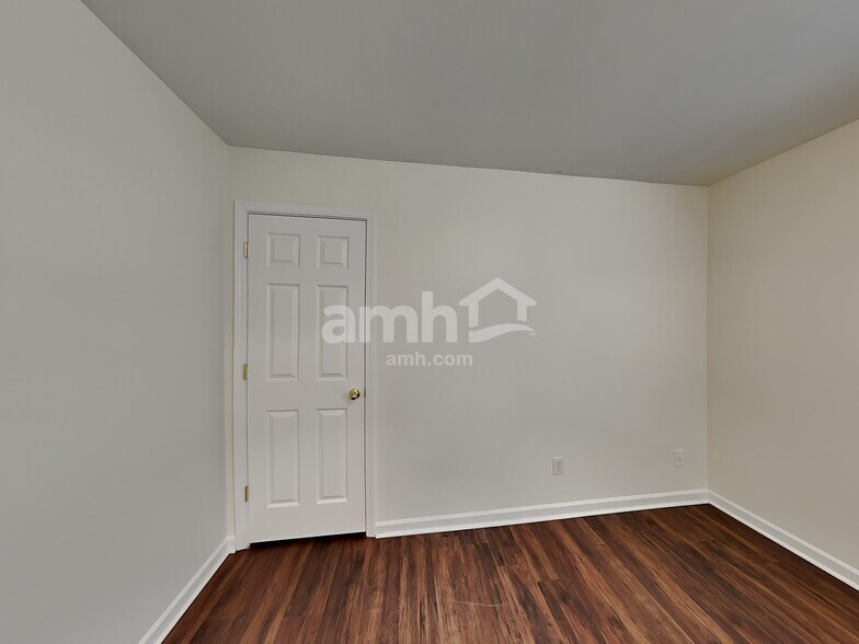 Building Photo - 1317 Charidge Ln