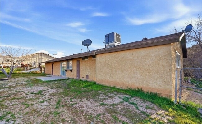 Building Photo - 12561 Shamrock Ave