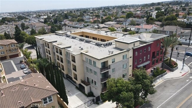 Building Photo - 2742 Cabrillo Ave