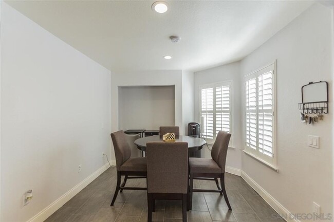 Building Photo - 2 Bed / 2 Bath Townhome in El Cajon
