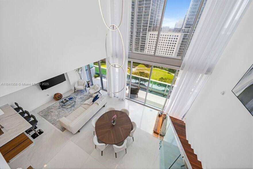 Building Photo - 200 Biscayne Boulevard Way