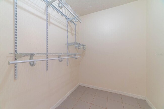 Building Photo - 5521 W Shr Dr