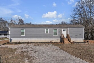 Building Photo - Spacious 2BR, 2BA home on 1.5 acres with Extra Storage - $1650/mo rent***