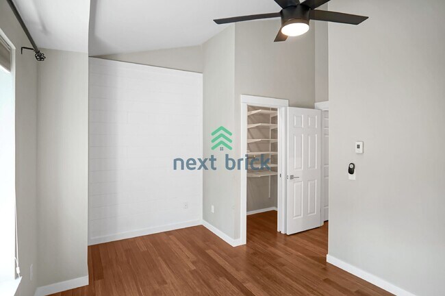 Building Photo - "Charming 2-Bed, 2.5-Bath Retreat in Bothell - Spacious 1157 Sq Ft Haven!"