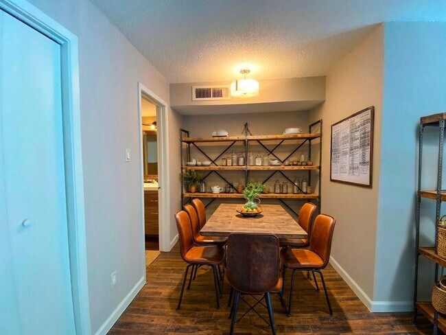 Building Photo - The Silverado Condominiums have plenty of parking for residents off of Valley Hill Circle!