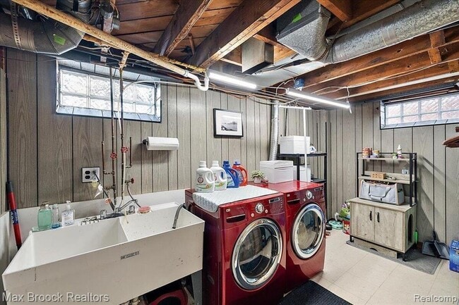 Building Photo - 3207 N Altadena Ave