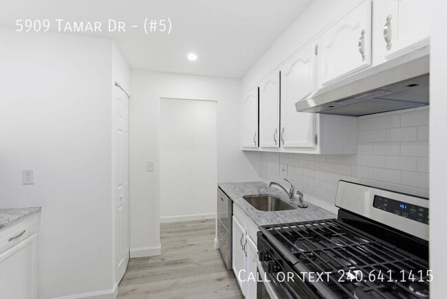 Building Photo - 5909 Tamar Dr