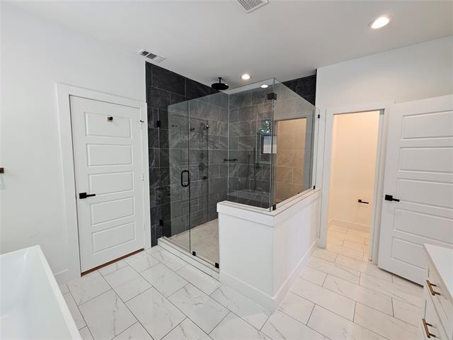 Building Photo - 2374 Southwood Dr