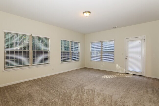 Building Photo - 149 Hamilton Pointe Dr