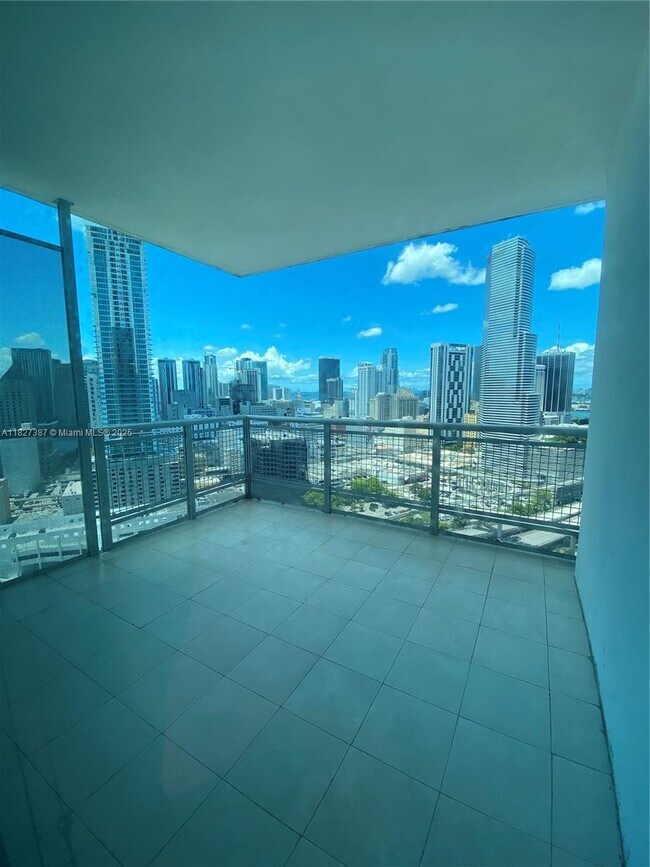 Building Photo - 350 S Miami Ave