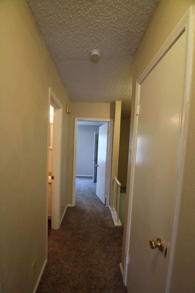 Building Photo - Available Now! 3 bedroom 2.5 bath townhome...