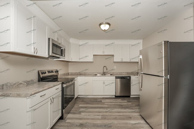 Building Photo - 1992 Oxford St