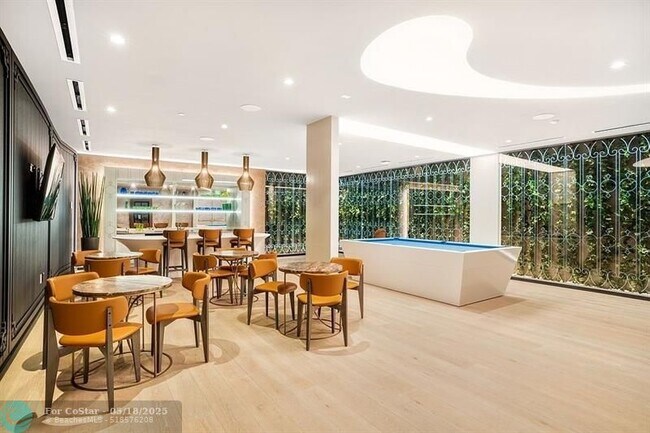 Building Photo - 1000 Brickell Plaza