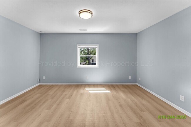 Building Photo - 2142 Palace Ave SW