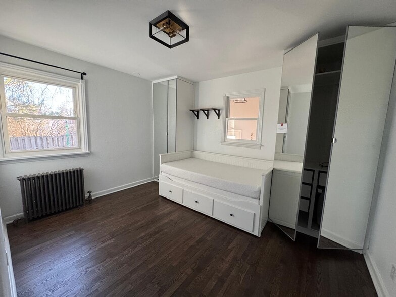 2nd Bedroom with built-in bed (removable) - 9100 Grandview Ave