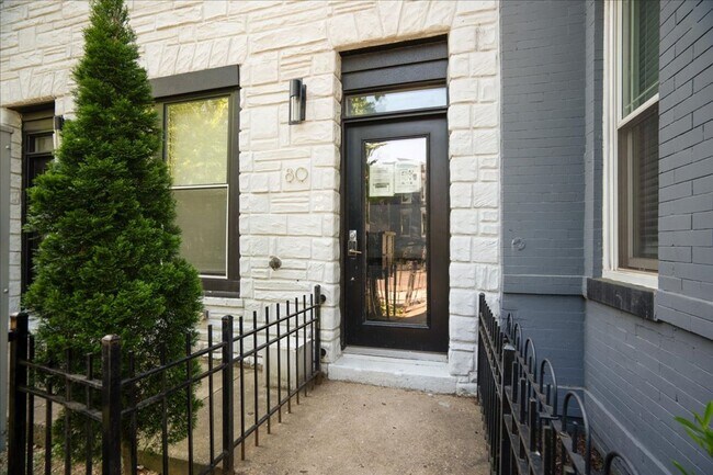 Building Photo - RAZDCPROPERTIES TRUST