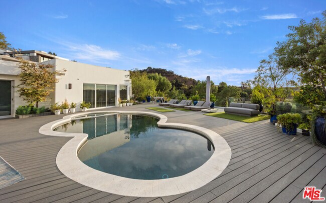 Building Photo - 2630 Eden Pl