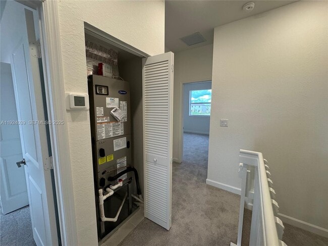 Building Photo - 2716 SE 26th Ave