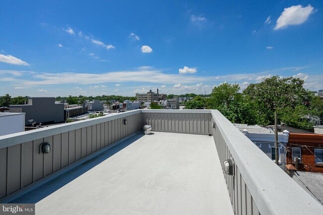 Building Photo - 1439 N Newkirk St