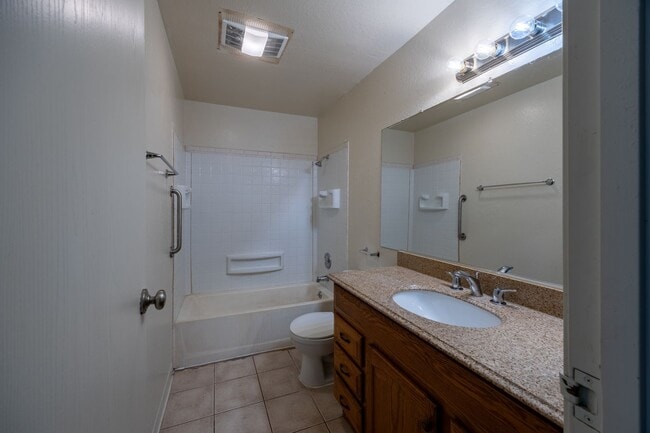 Building Photo - WALK TO VIRGINIA LAKE! UPGRADED BATHROOM