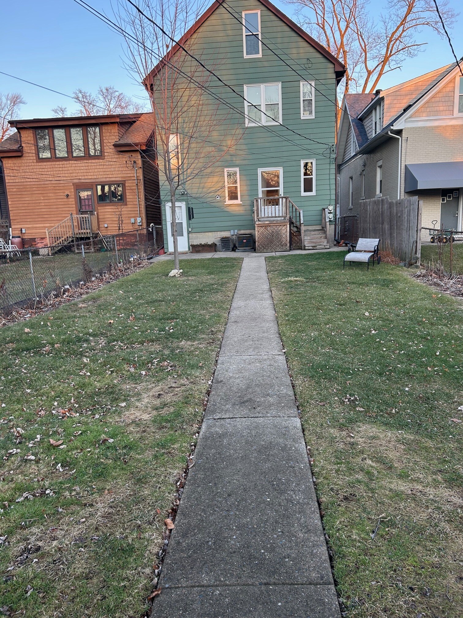 Backyard - 1075 Lakepointe St