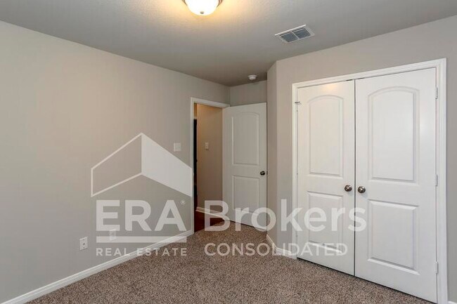 Building Photo - 2072 Dade Loop