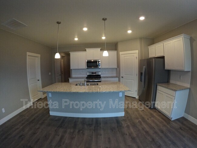 Building Photo - 1938 Raindrop Dr