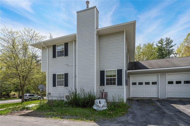 Building Photo - 298 Birchwood Dr N
