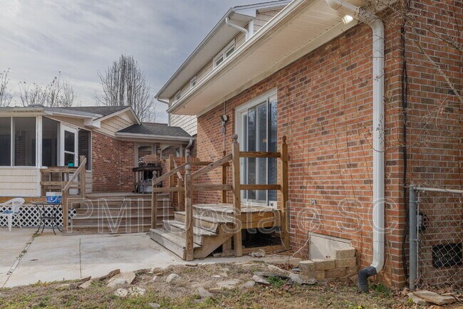 Building Photo - 103 Avondale Dr