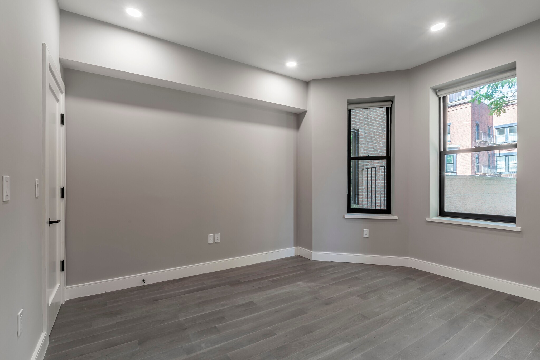 Building Photo - 169 Newbury St