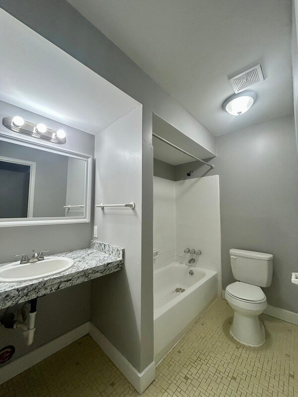 Building Photo - 4245 Quarry Rd