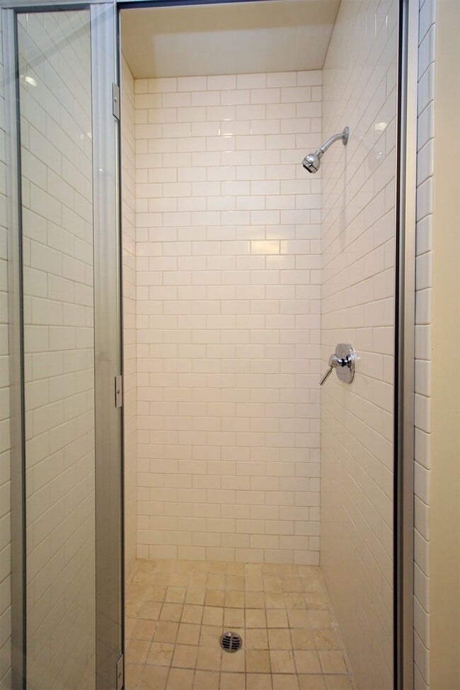 Building Photo - 1025 NW Couch St