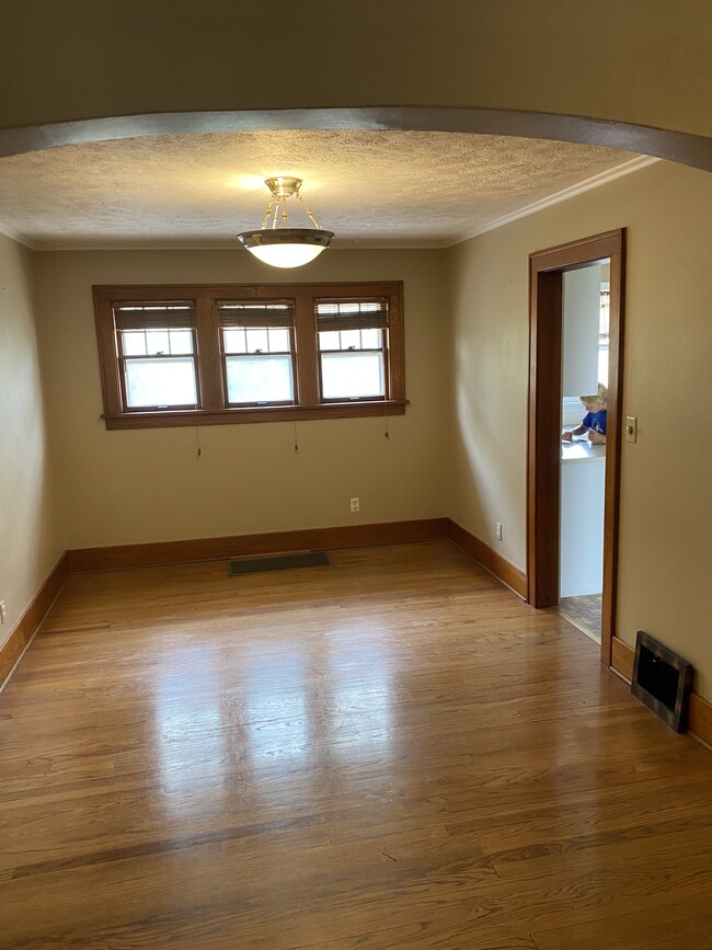 dining room - 4507 Walnut St