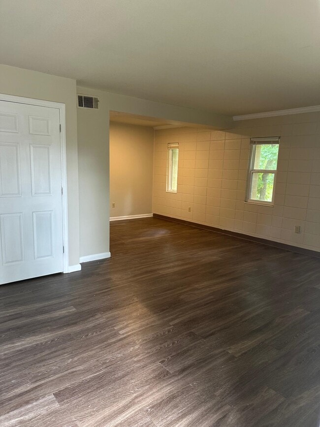 Building Photo - 2304 Columbia Ct