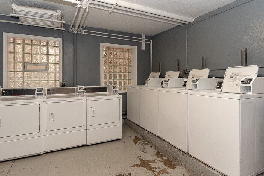 Building Photo - 3836 N Fremont St