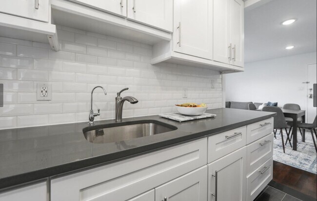 Building Photo - 116 71st St
