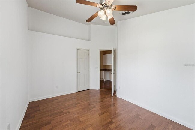 Building Photo - 2819 Maguire Dr