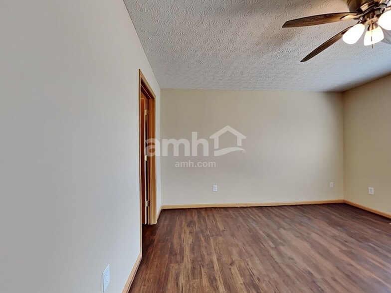 Building Photo - 5547 Glenchester Dr