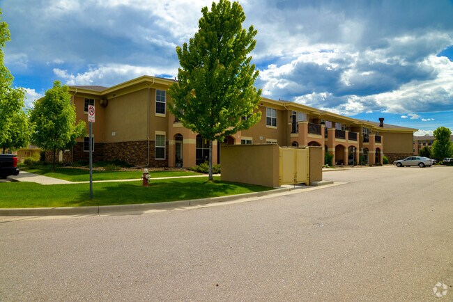 Building Photo - 1145 Finch Pl