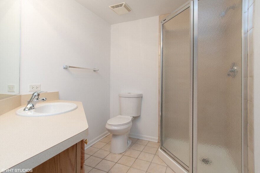 bathroom - 1111 Burlington Ave
