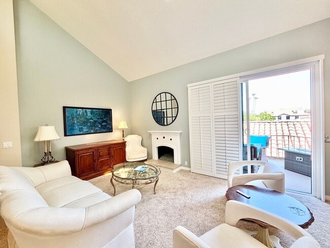 Building Photo - Oxnard | The Colony | 2 Bed + 2 Bath Condo...