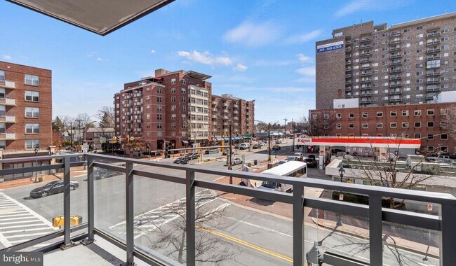 Primary Photo - 1 Wisconsin Ave